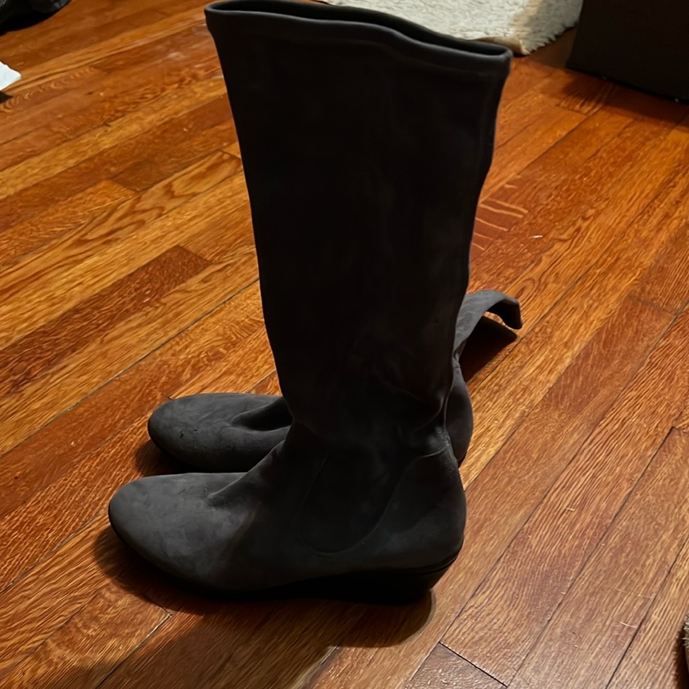 FRATELLI ROSSETTI Vintage slate grey suede leather slim tight fitted low wedge